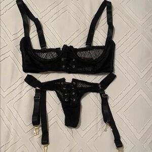 Elegant Black Lace Lingerie Set